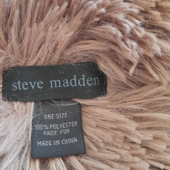 Steve Madden Shaggy Faux Fur Brown Infinity Scarf 16" x 10" - Picture 6 of 6